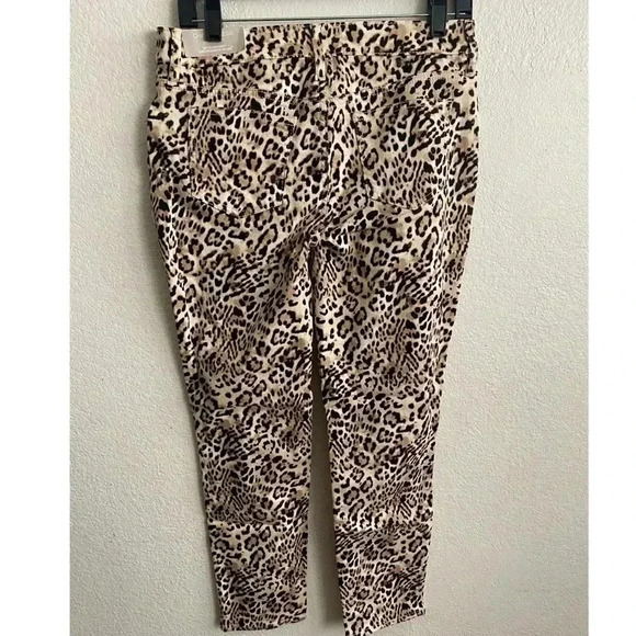 🆕Chico’s Leopard Girlfriend Ankle Jeans 4R🆕 - Picture 4 of 14